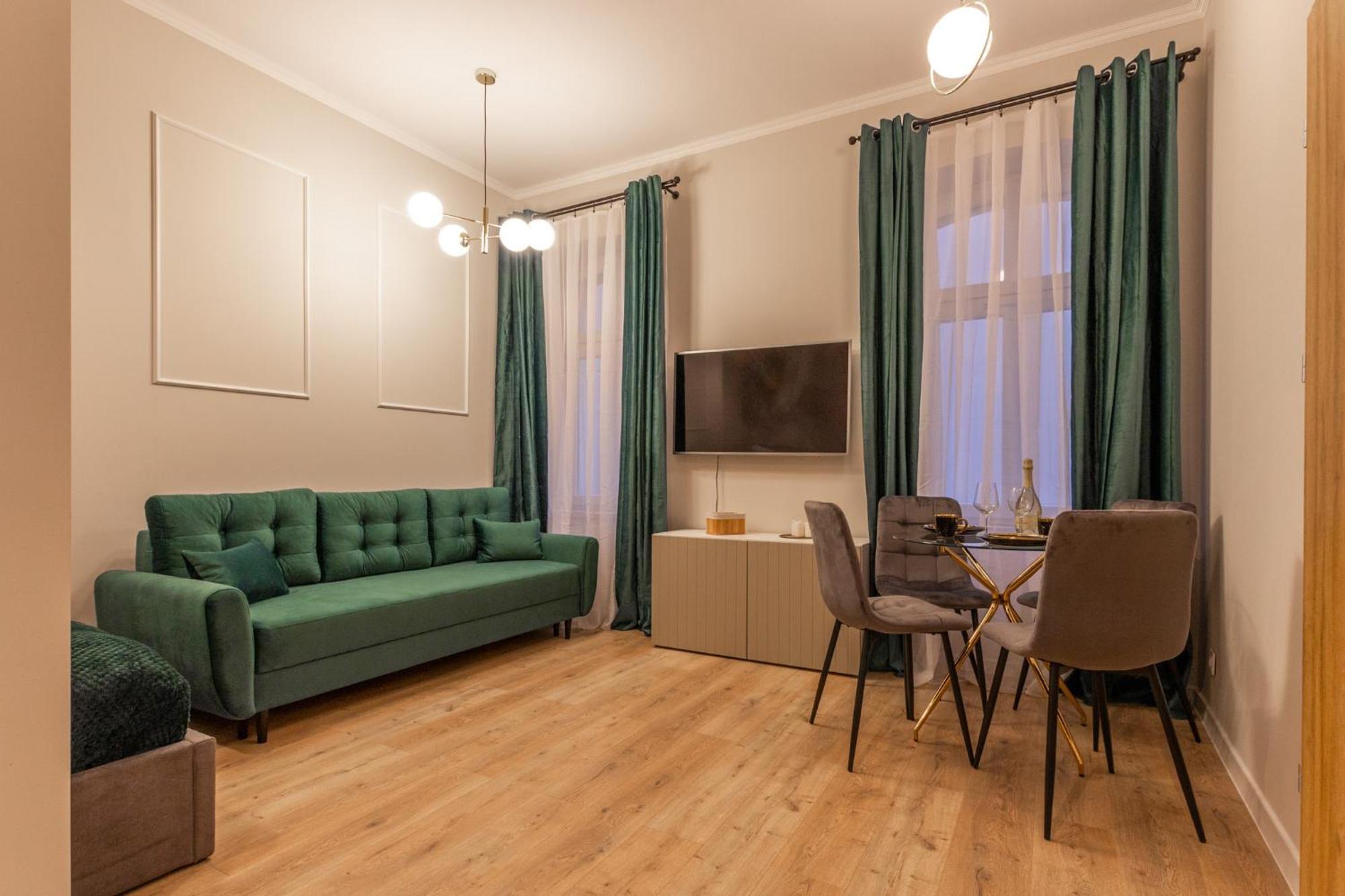 Chill Apartments Central Station Κατοβίτσε Εξωτερικό φωτογραφία